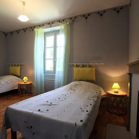Maison De Charme Avec Grand Parc Pour Des En Famille Au Coeur De L'auvergne - Fr-1-582-278