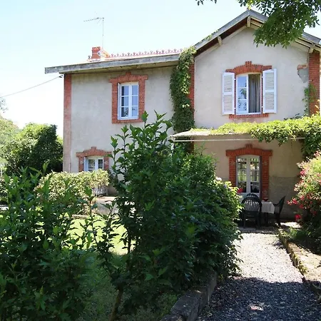 Maison De Charme Avec Grand Parc Pour Des En Famille Au Coeur De L'auvergne - Fr-1-582-278 カントリーハウス *